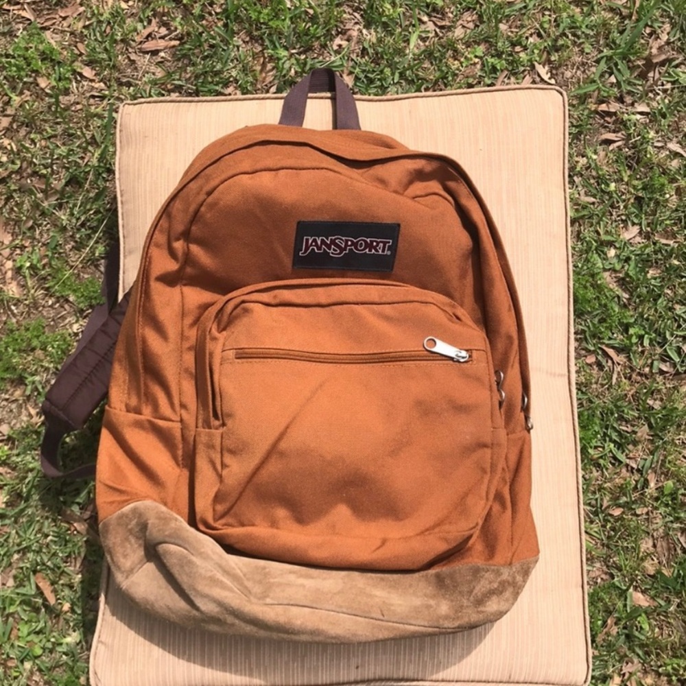 ISO‼️bella swan backpack!!!